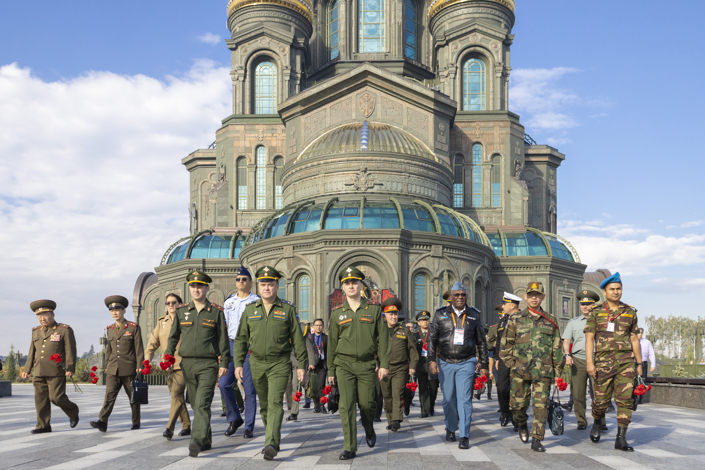 Фото дорога памяти в храме вооруженных сил россии