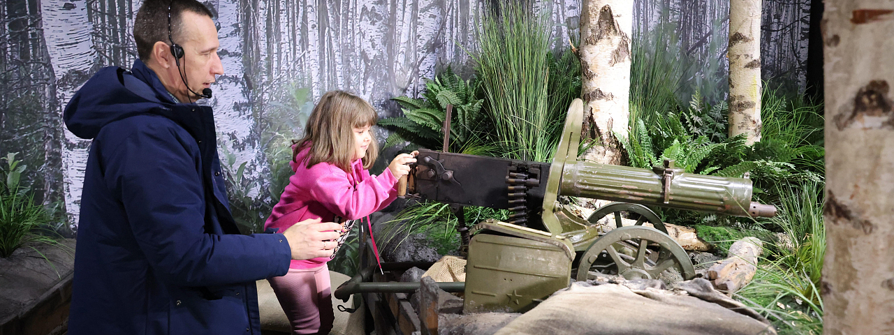 Министр обороны исполнил новогодние мечты детей из Курска и Саратовской области