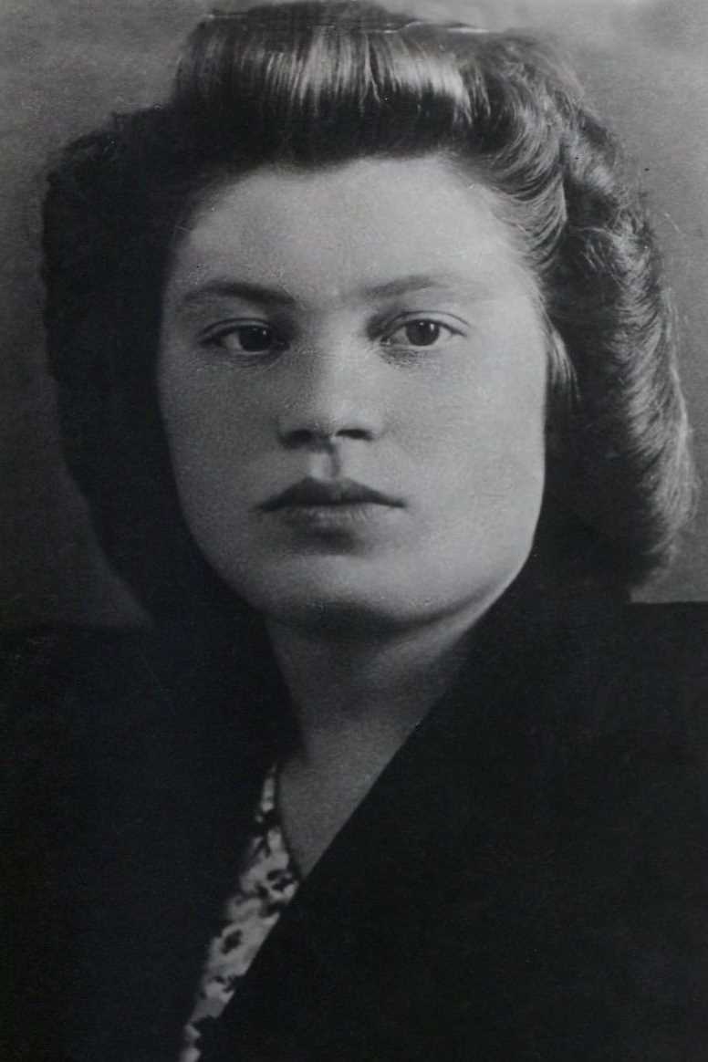 Максимова Александра Серафимовна