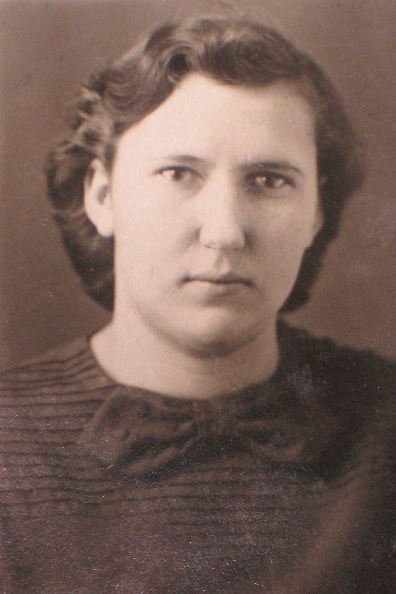 Захарова(Пахомова) Екатерина Савельевна