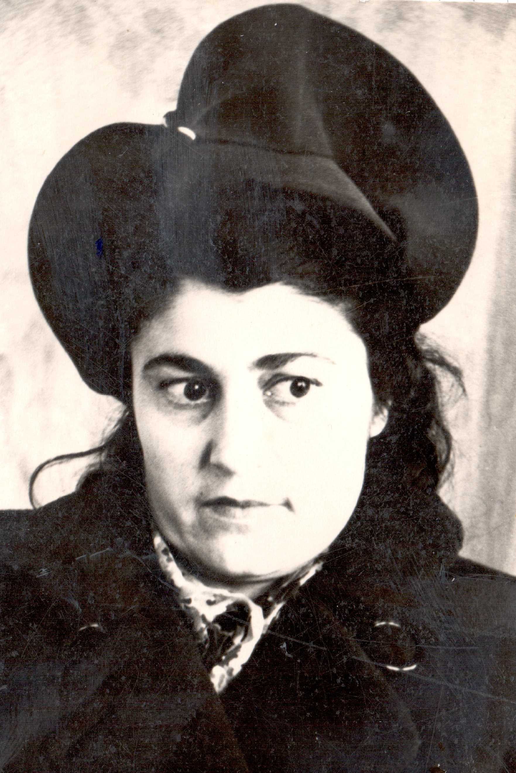 Абрикосова Анна Мовсесовна