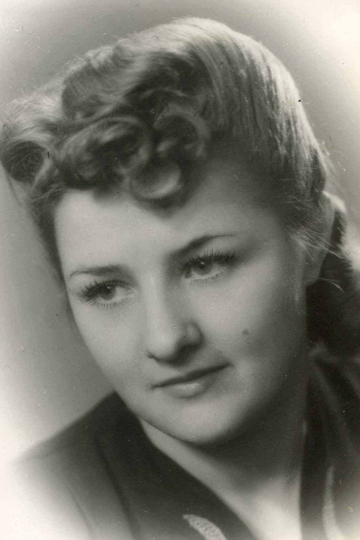 Грошева(Шаляпина) Анна Петровна