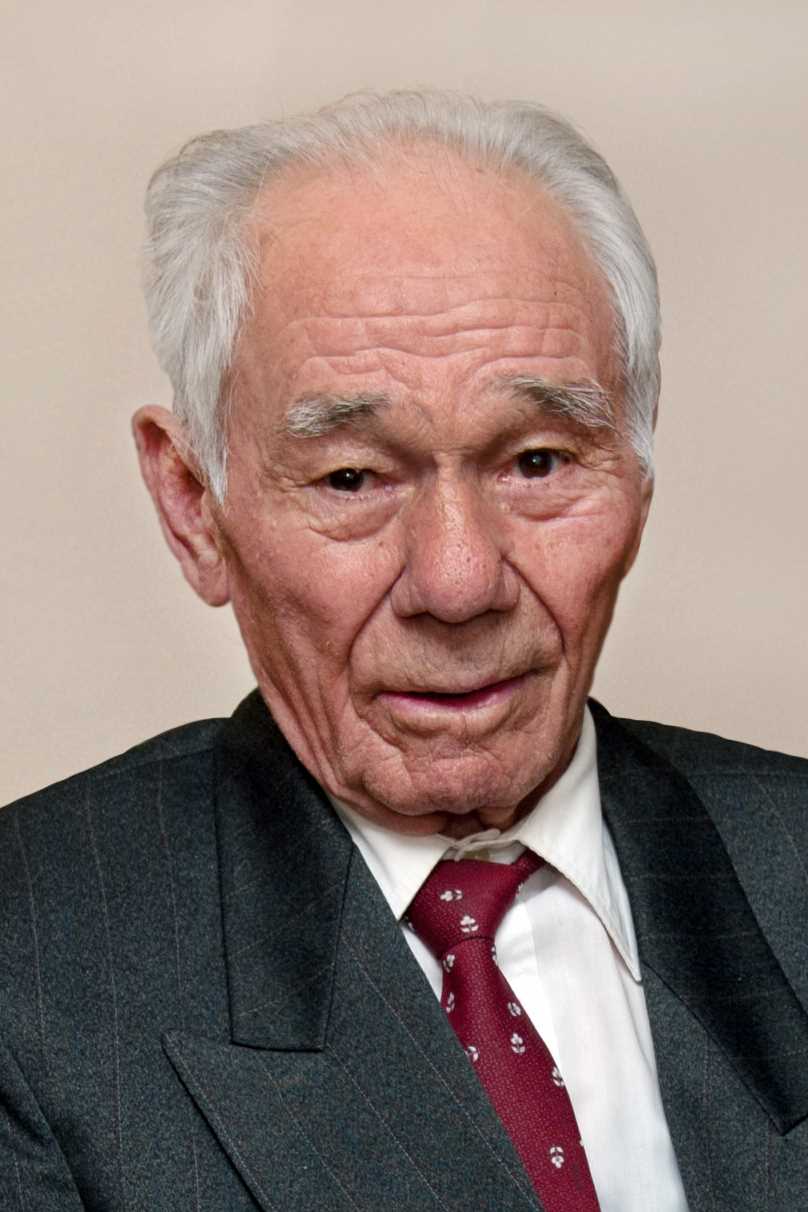 Тухветов Гусман Зинятович