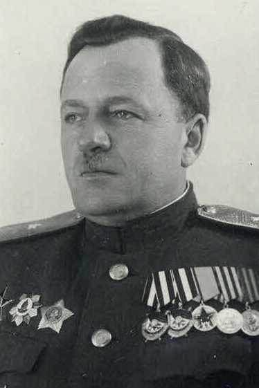 Артамонов Иван Иванович