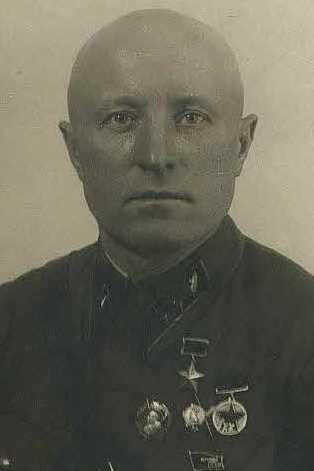 Петров Михаил Петрович