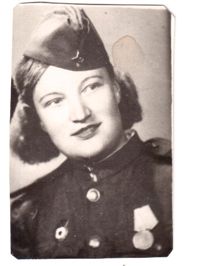 Холошенко (Смирнова) Нина Константиновна