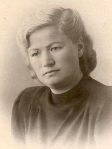 Гакина (Попова) Антонина Андреевна