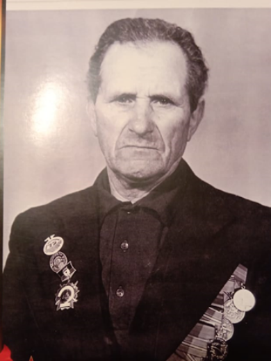 Овчаренко Иван Матвеевич