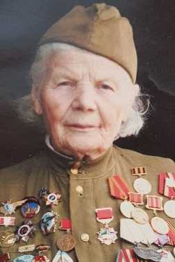 Вершинина (Попова) Зоя Алексеевна