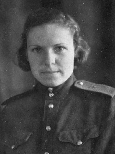 Ткачева (Кондрусенко) Нина Михайловна