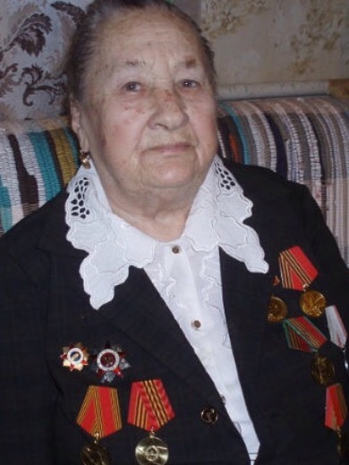 Воронова (Гусакова) Александра Павловна