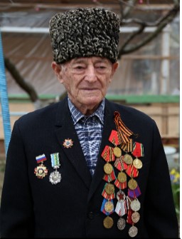 Устарханов Камиль Устарханович