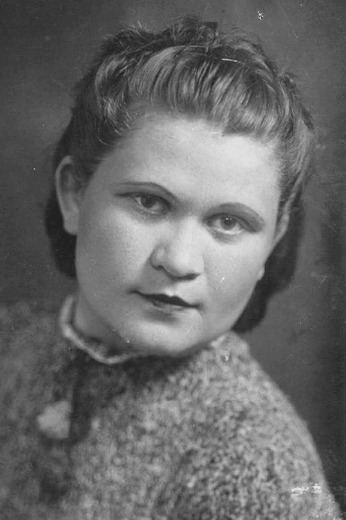 Ильина (В Девичестве Чеснокова) Людмила Алексеевна