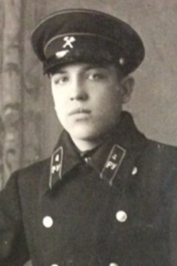 Петров Юрий Васильевич