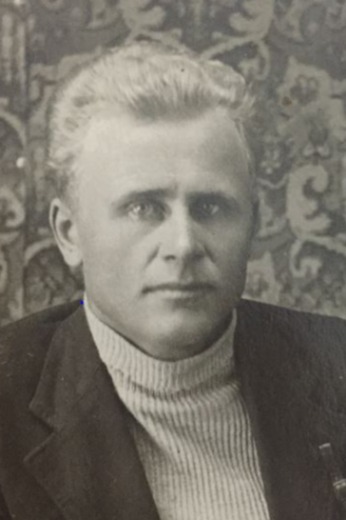 Никитин Иван Максимович