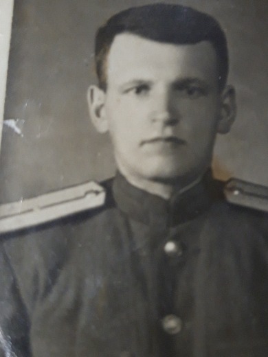 Комар Макар Макарович