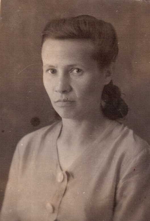 Зуева (Меньшикова) Ираида Дмитриевна