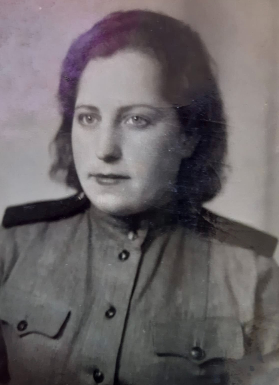Плотникова (Шелухина) Анна Александровна