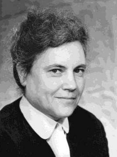 Есакова (Брауде) Александра Львовна