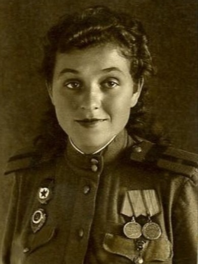 Сурикова (Белозерова) Валентина Григорьевна
