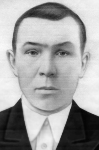 Петров Максим Яковлевич