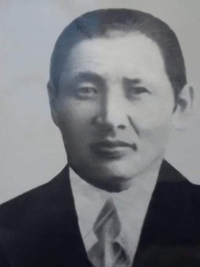 Узбаканов Трусбек