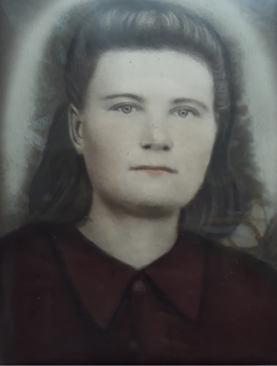 Разуваева (Елисеева) Нина Николаевна