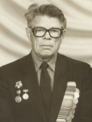 Союстов Валентин Григорьевич