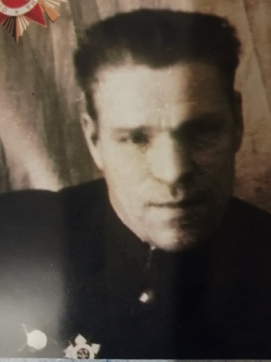 Устинов Андрей Васильевич