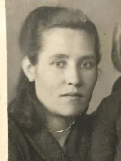 Толстова (Горячева) Александра Ивановна