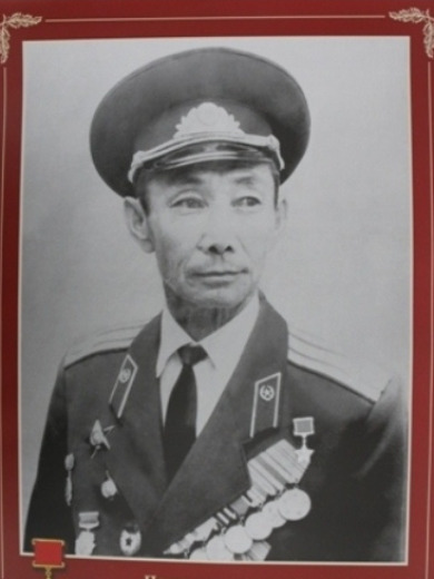 Бадмаев Эренцен Лиджиевич