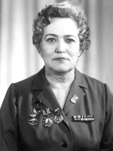 Алферова (Колтыкова) Лариса Георгиевна