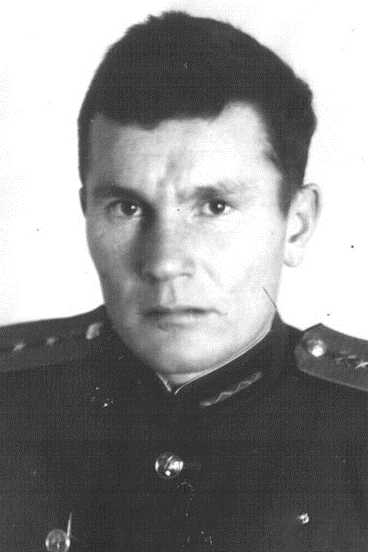 Устинов Василий Андрианович|Андриянович