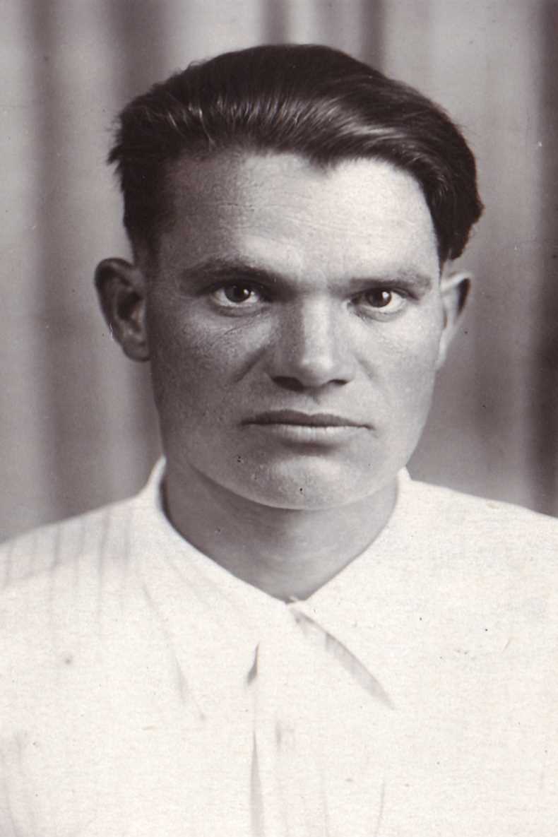 Леонов Павел Иванович