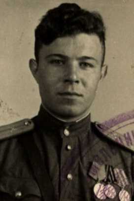 Попов Леонид Тихонович