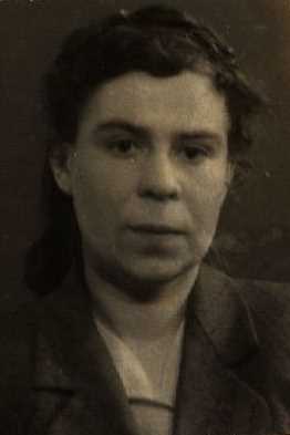 Плякина (Красильникова) Людмила Васильевна