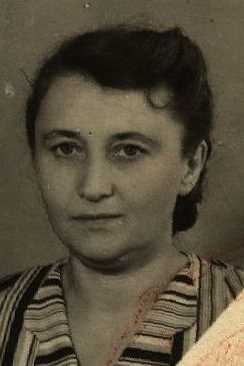 Пляшечник Елена Анисимовна