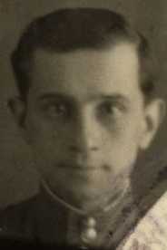 Махкамов Акбар