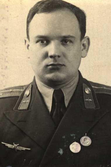 Военный Дмитрий Викторович