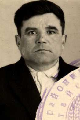 Петров Михаил Петрович